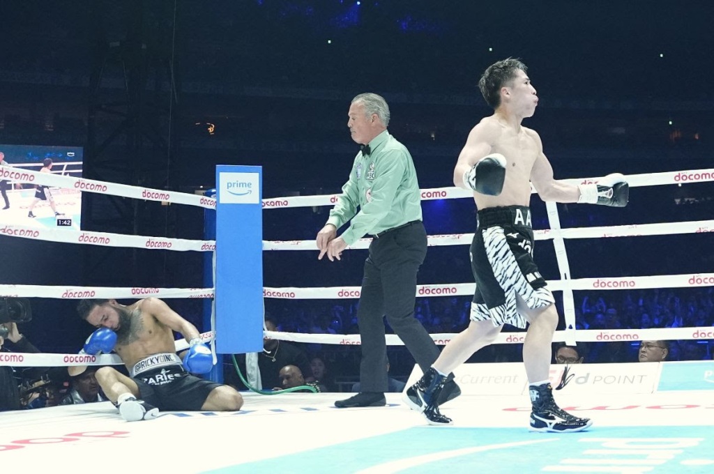 Naoya Inoue noquea a Luis Nery y retiene los cinturones súper gallos en intensa contienda a seis asaltos